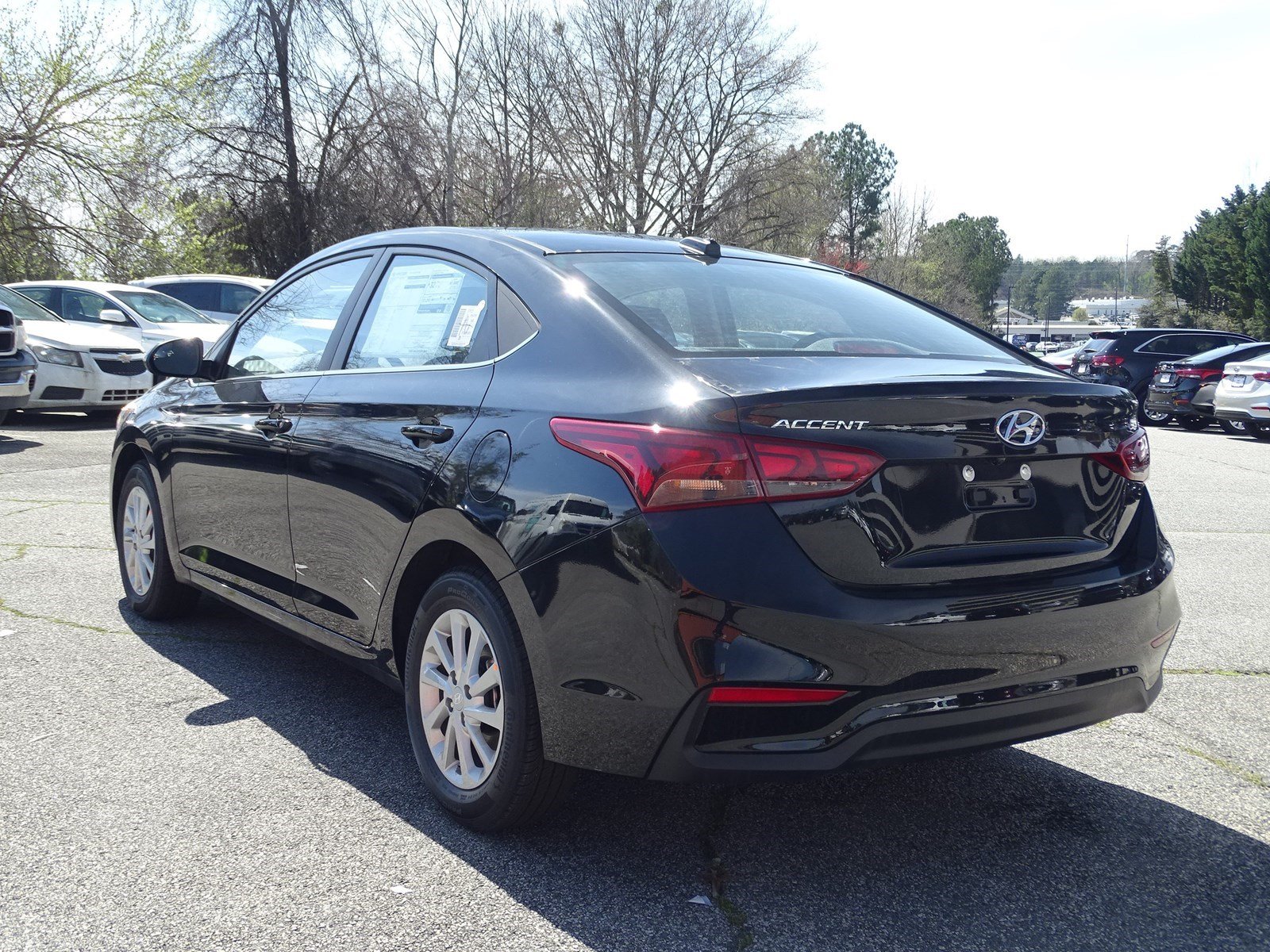 New 2019 Hyundai Accent SEL FWD 4dr Car