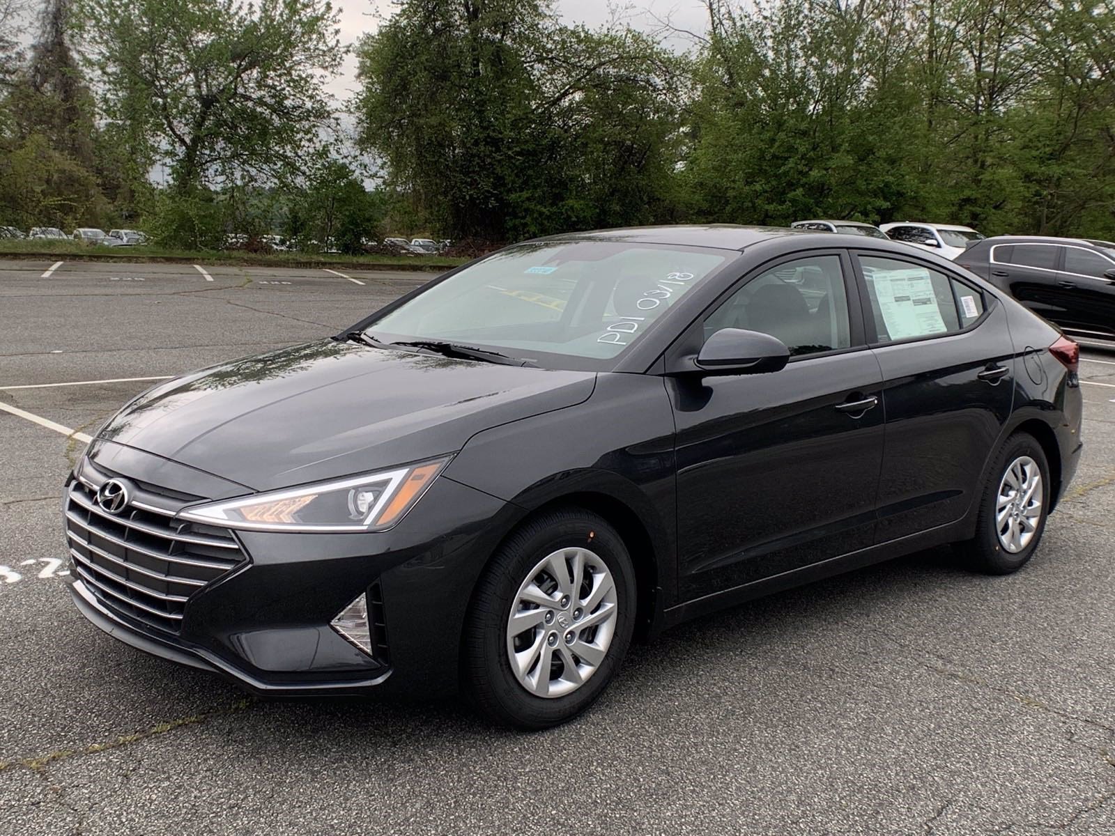 New 2020 Hyundai Elantra SE FWD 4dr Car